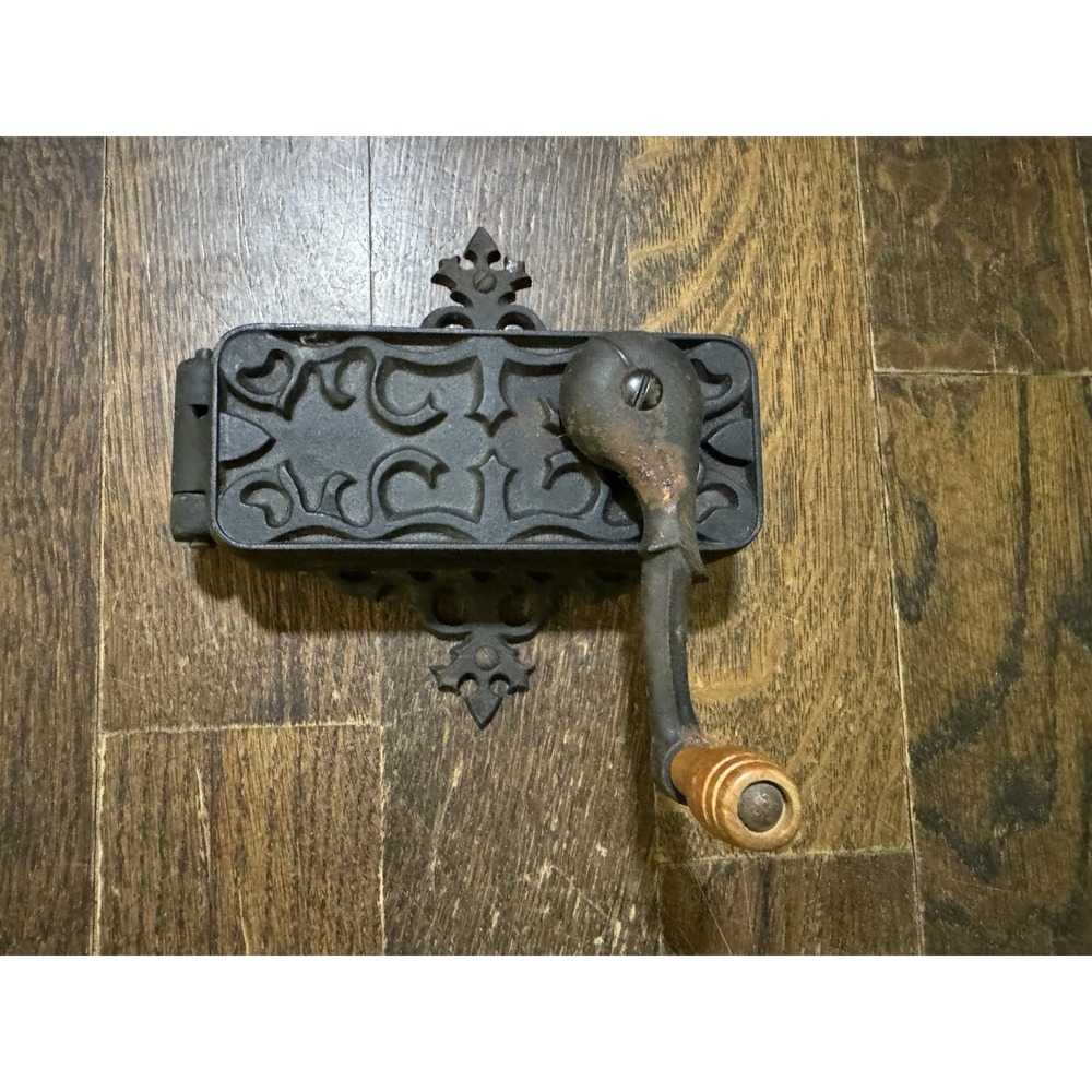 Vintage Antique Cast Iron Wall Mount Dazey Americana Can Opener